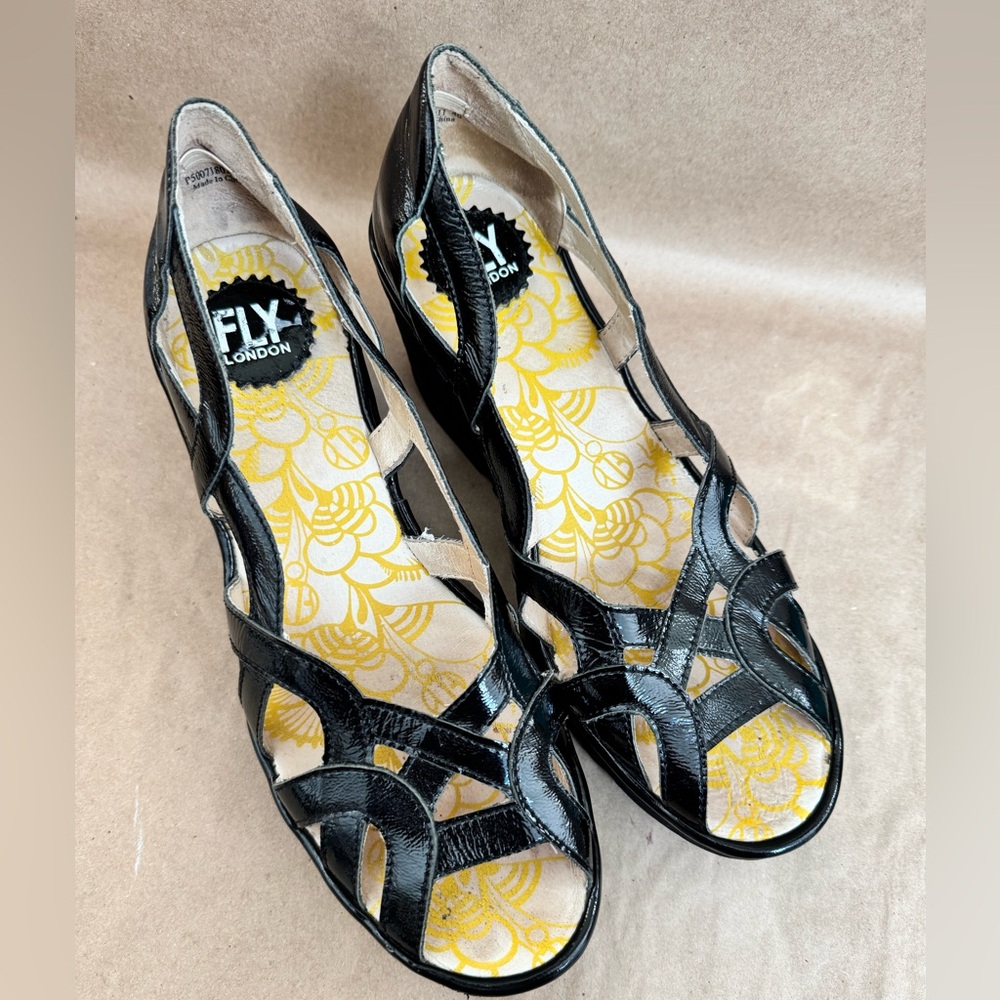 Fly London Yadi Sandals Black Patent Leather Strappy Peep Toe Wedge Heel. EU40